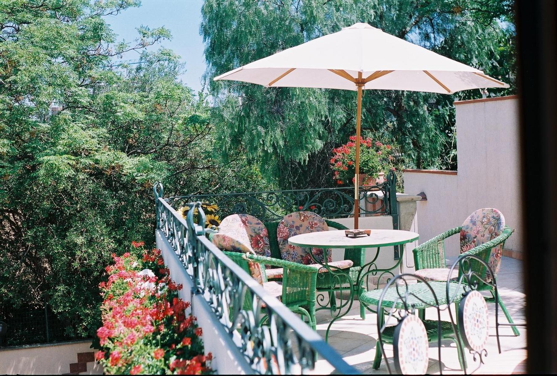 Porto Romano Guest House *